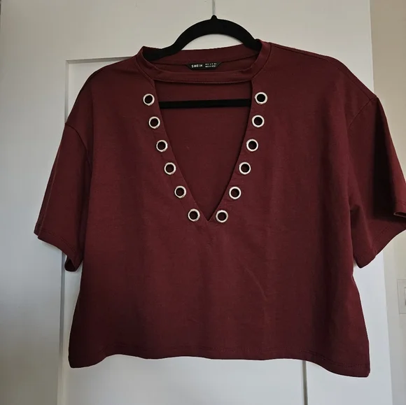 Deep V Eyelet Top - Picture 4 of 5